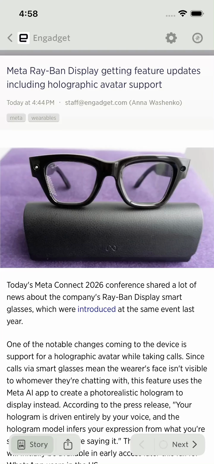 Scrolling an article on iPhone as its floating controls hide and return